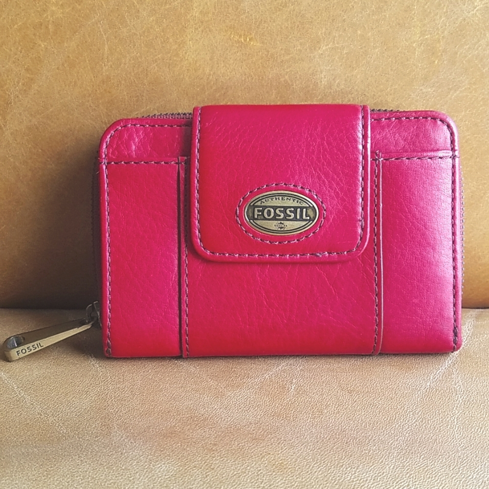 Vintage Fossil cow hide leather red wallet
